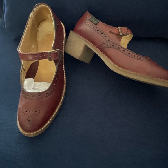 Bass Shoes - Bass vintage leather spectator style Mary Jane shoe